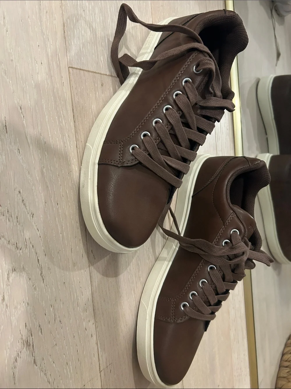 Perry Ellis Men's Brown Leather Low-Profile Sneakers with Cream Sole